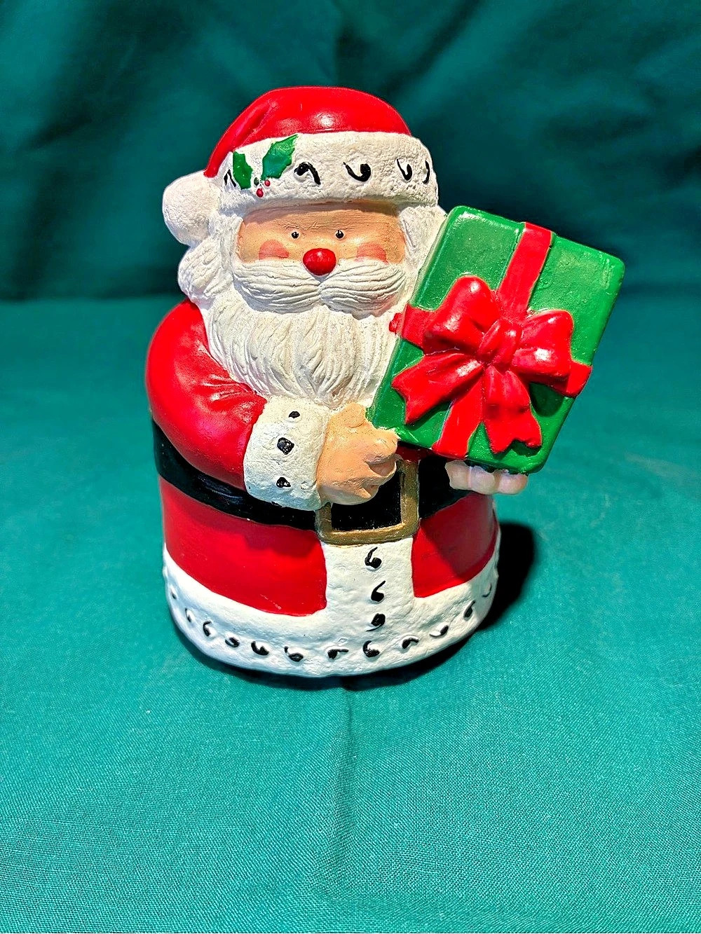 J.S.N.Y. Santa Holiday Opening Figurine Decor